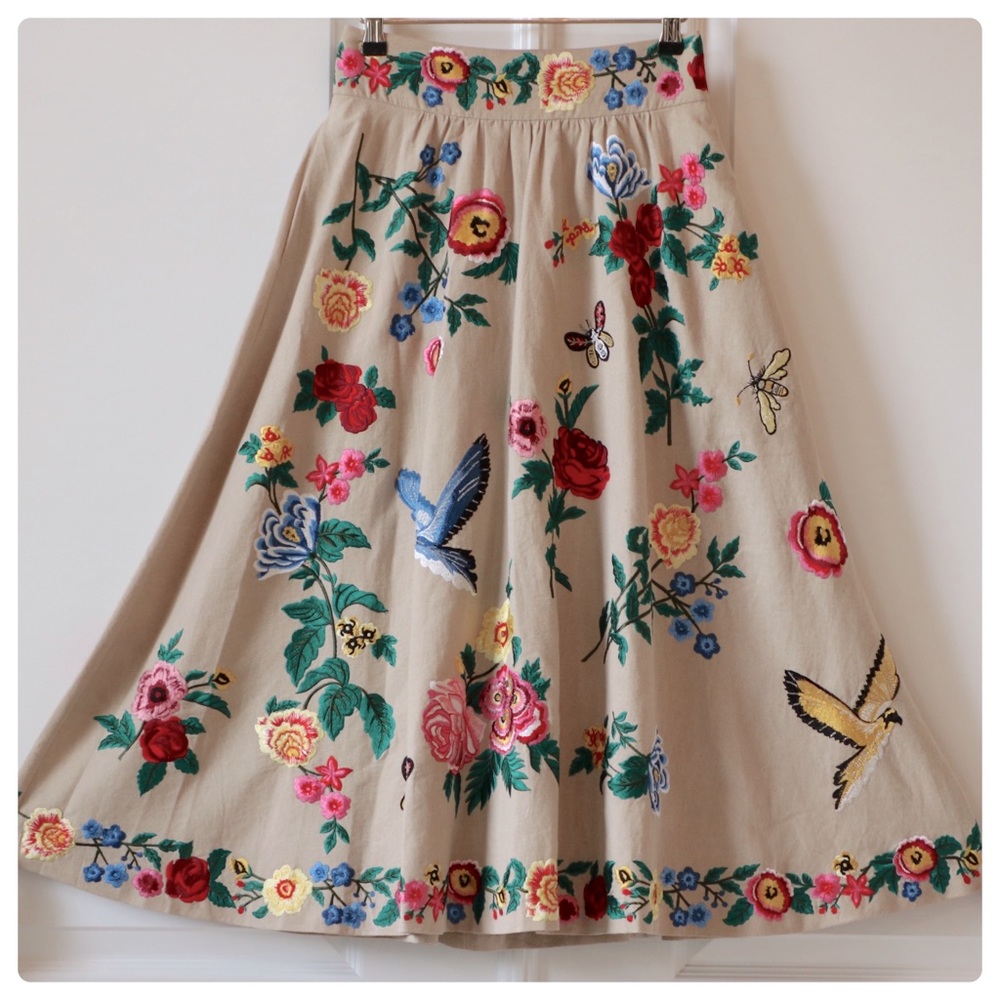 ALICE + OLIVIA Earla Embroidered Skirt - Picture 12 of 14
